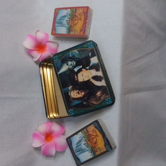 Wizard of Oz collectors Tin and 2 sets of playing cards - Picture 1 of 12